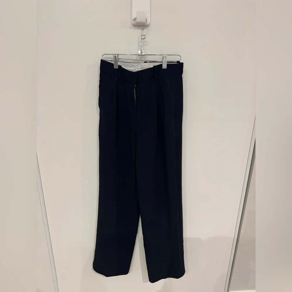 Aritzia Effortless Pants - Picture 3 of 9